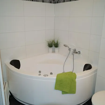 Apartment Marinapark Scharmuetzelsee In *